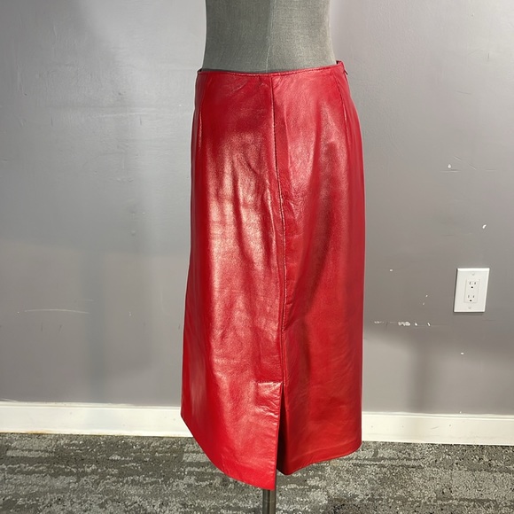 Danier red leather pencil skirt made in Canada - Picture 3 of 17